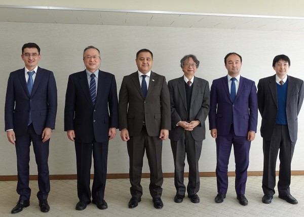 From the left; Minister-Counselor Jalilov, President Sakai, Ambassador Abdurakhmonov, Dr. Taguchi, Counselor Turgunov, Dr. Hasegawa